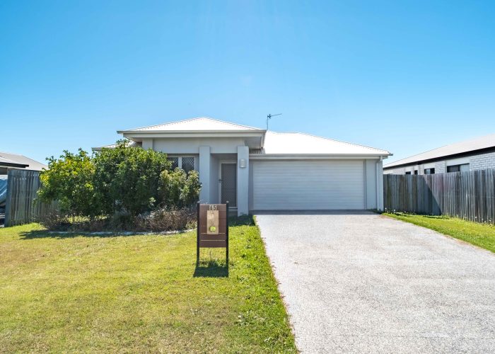 65 Imperial Circuit, ELI WATERS, QLD 4655